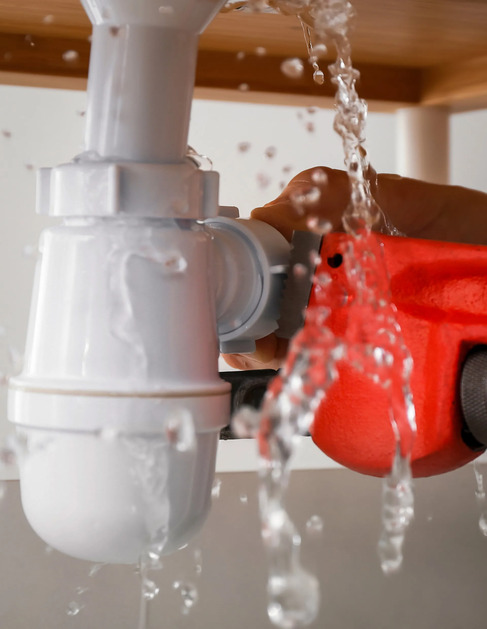 Leaking,Dripping & Burst Pipes